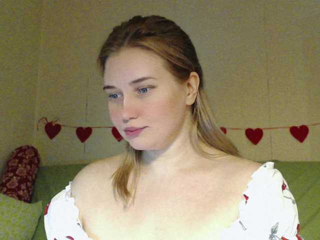 MissLilyAbrams BongaCams Model