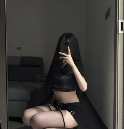 kindbee Stripchat Model