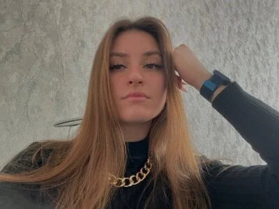 miainheat Stripchat Model