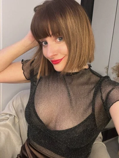 victoirenextdoor Stripchat Model